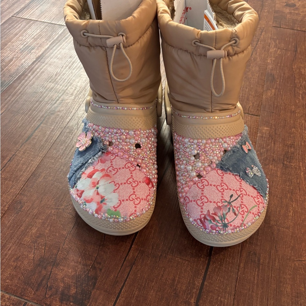 Gucci Beige Floral Embellished Boots size women 11